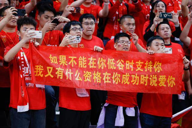 比亚迪助力青少年足球，点亮校园新舞台